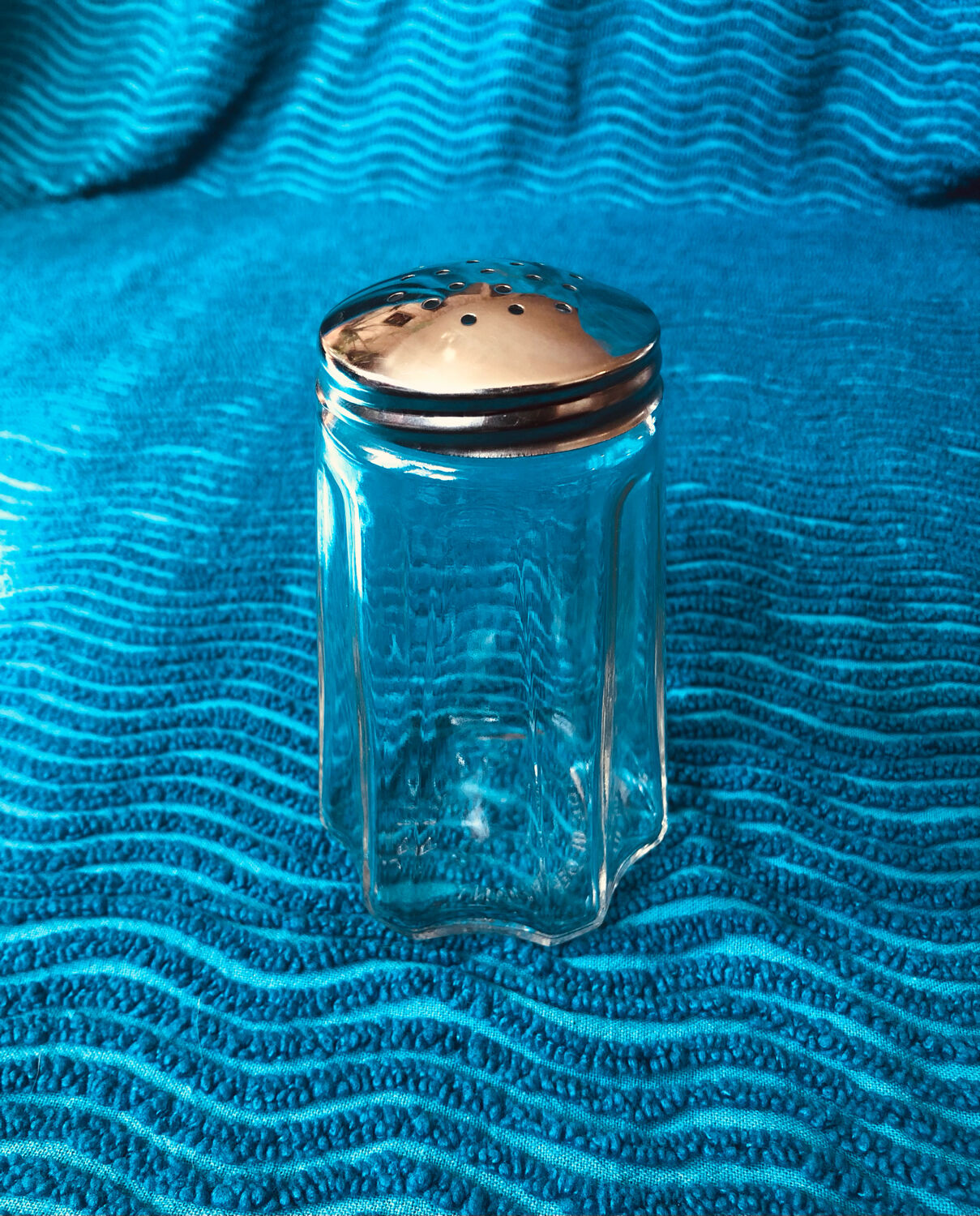 Glass salt shaker