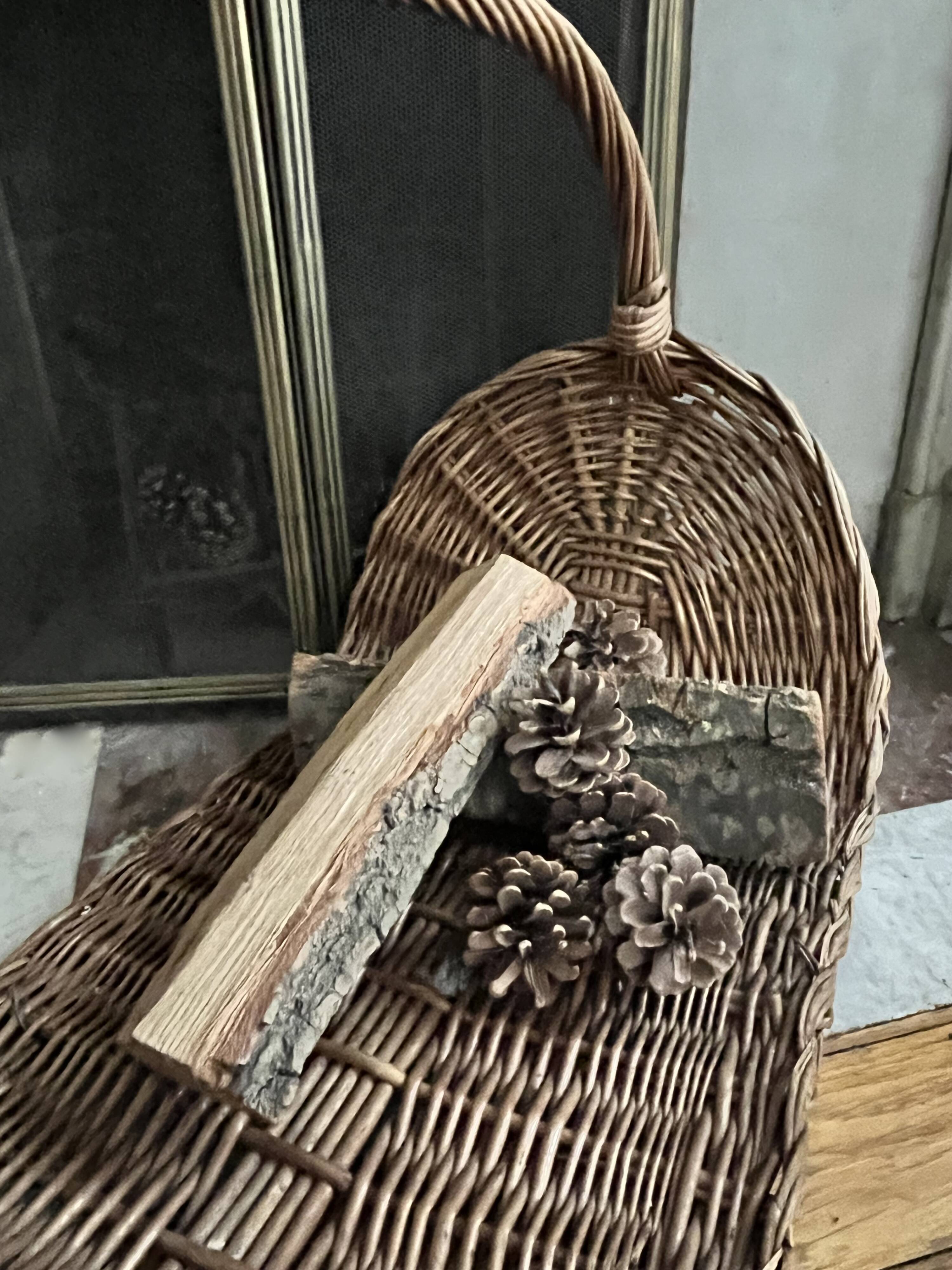 Log basket, woven wicker