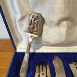 Silver metal cake service
