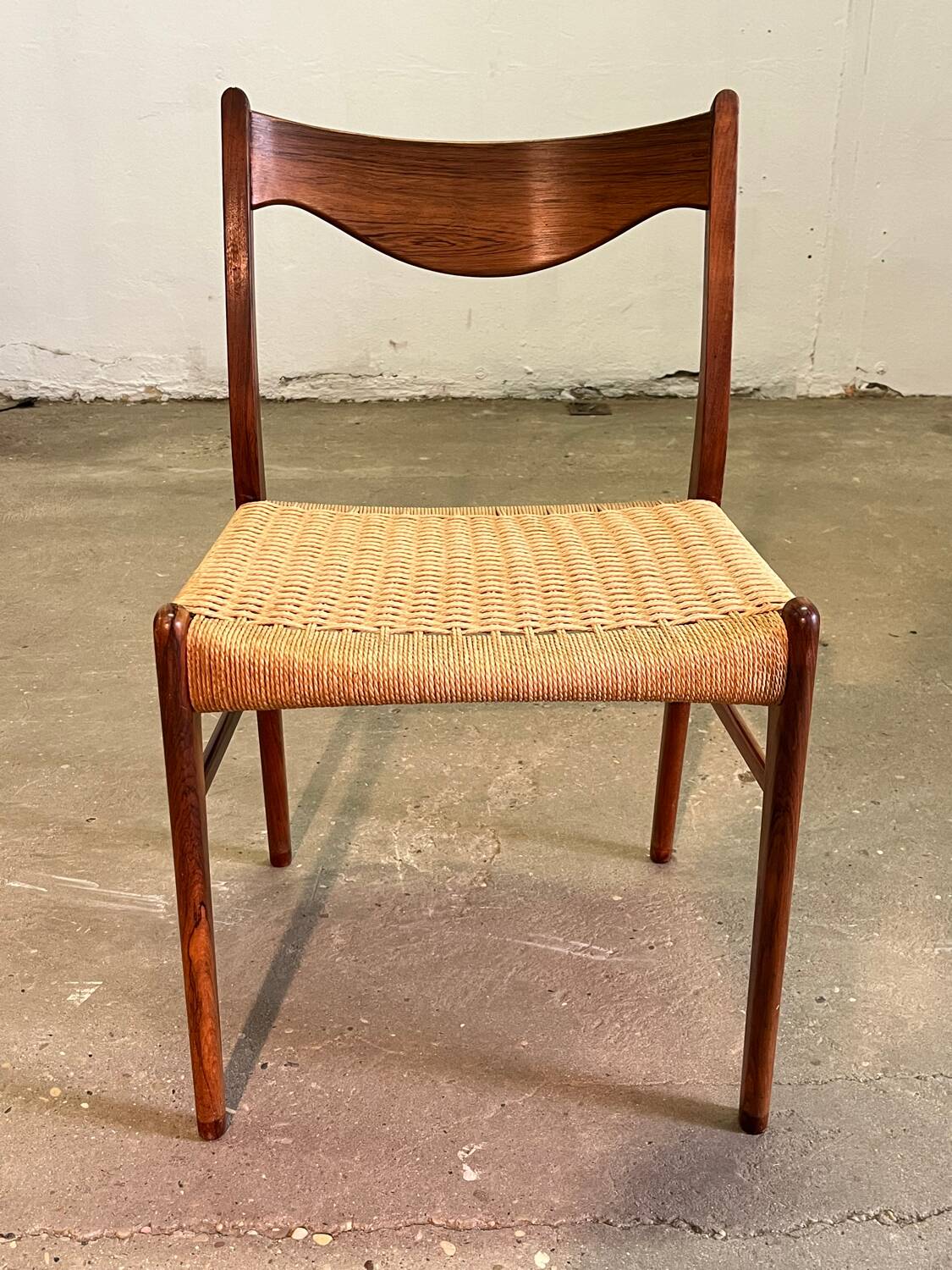 6 Scandinavian chairs in rope