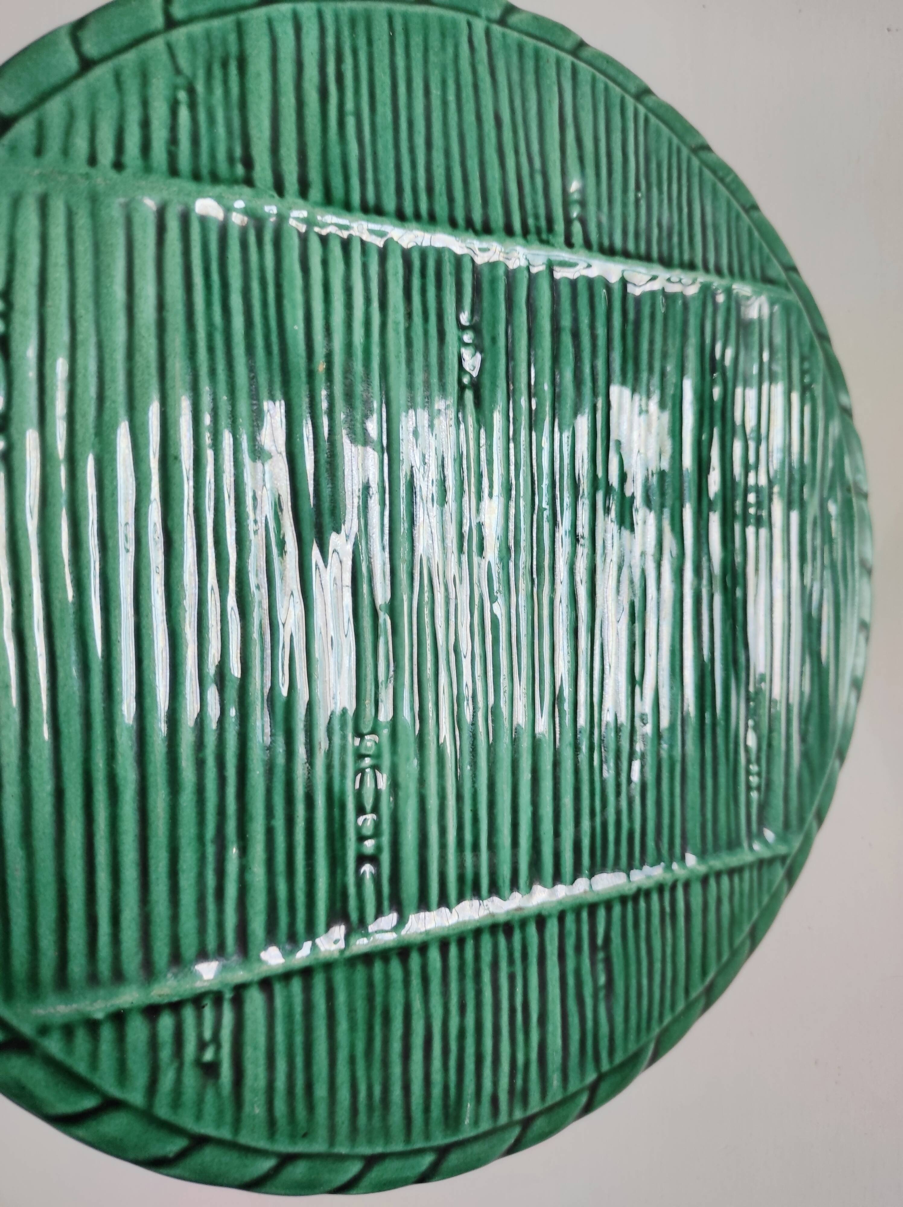 Green ceramic straw effect trivet