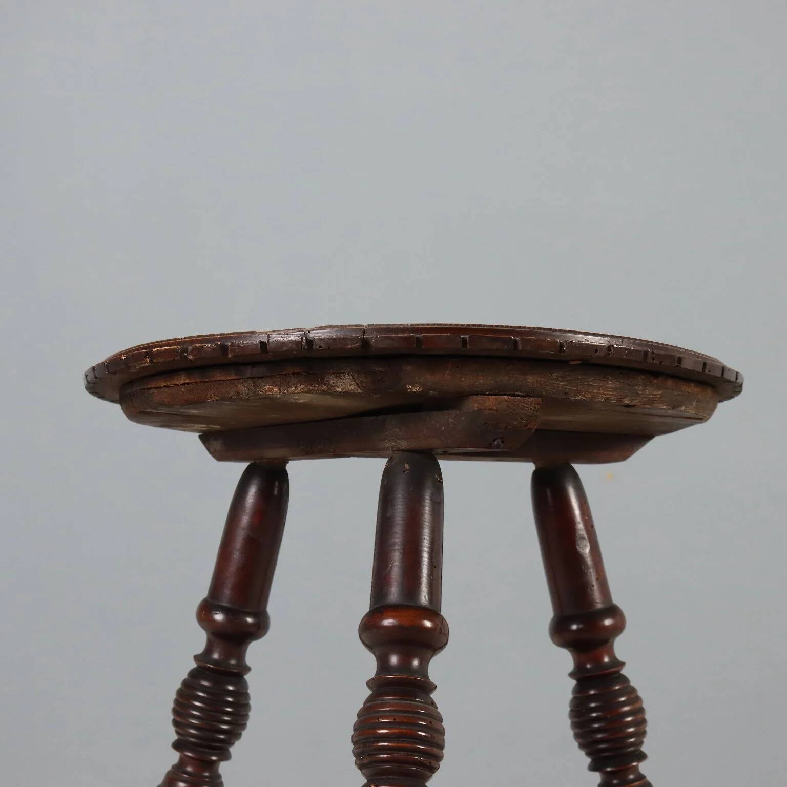 Side table in Swiss pine with a black marble top - Italy 20th century