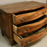 Louis XV Curved Chest of Drawers in Walnut