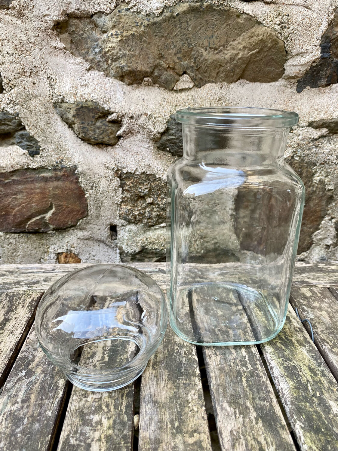 Transparent apothecary pot