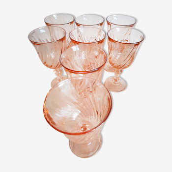 Set de 8 verres à pieds modèle « Rosaline » Arcoroc Luminarc