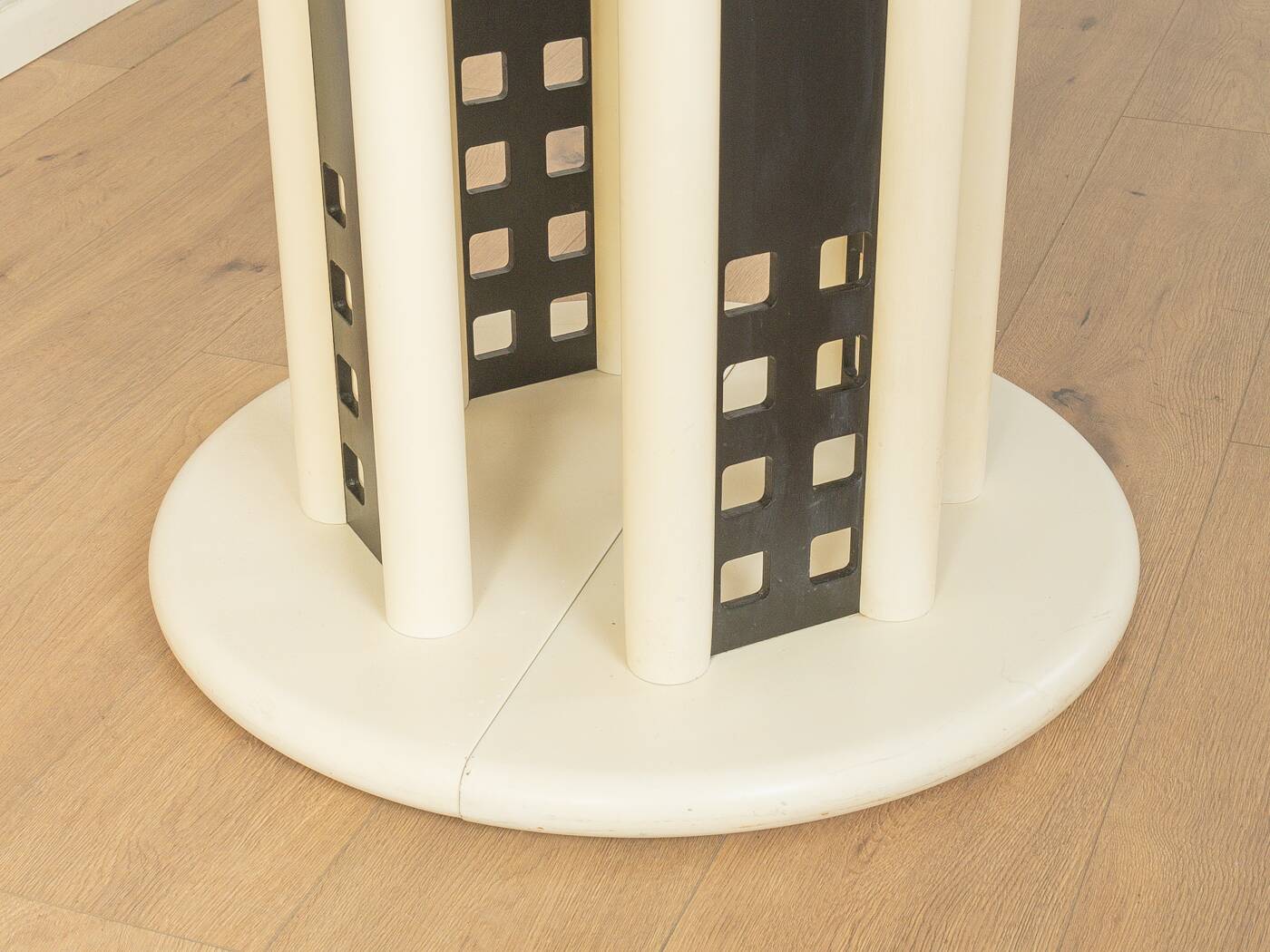 Table de salle à manger extensible postmoderne de Thonet, datant des années 1980