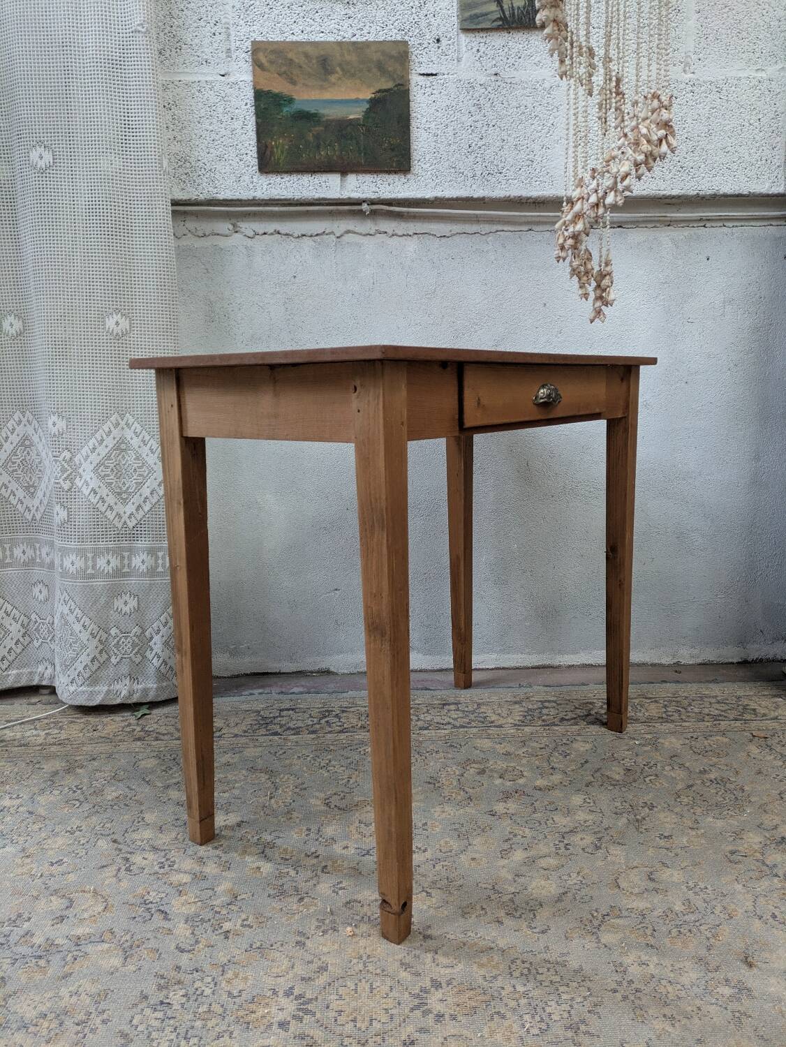 Table / desk