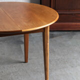 Extendable dining table, round to oval, 1970s