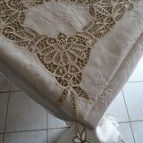 Embroidered tablecloth and 12 old linen towels 260 out of 165