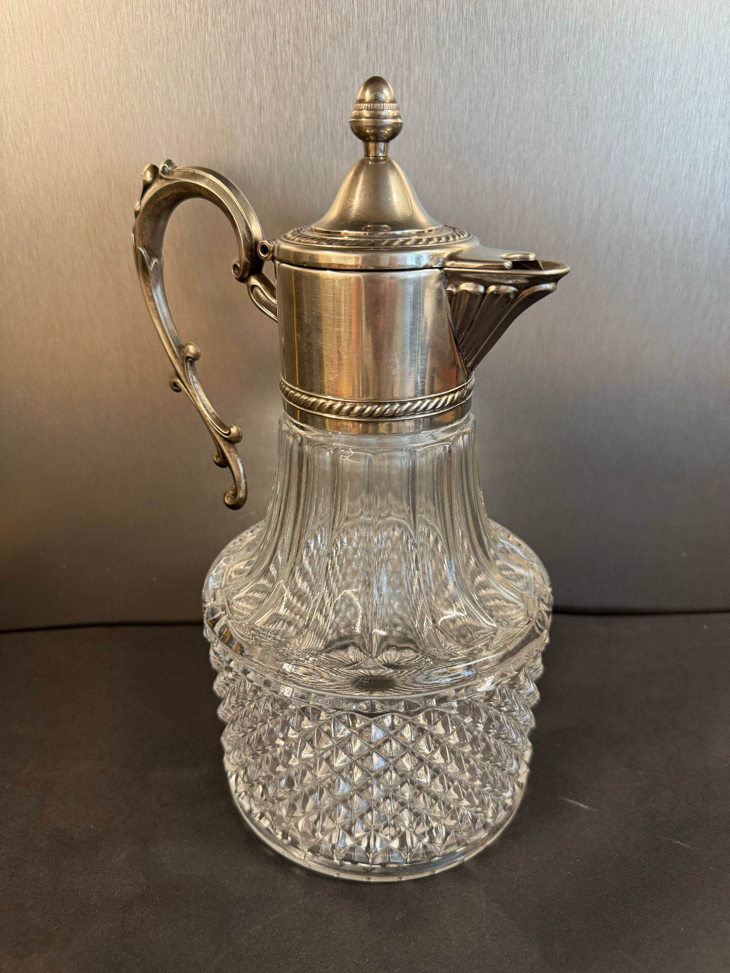 Carafe / decanter jug in moulded glass and silver-plated metal – Silver Pl
