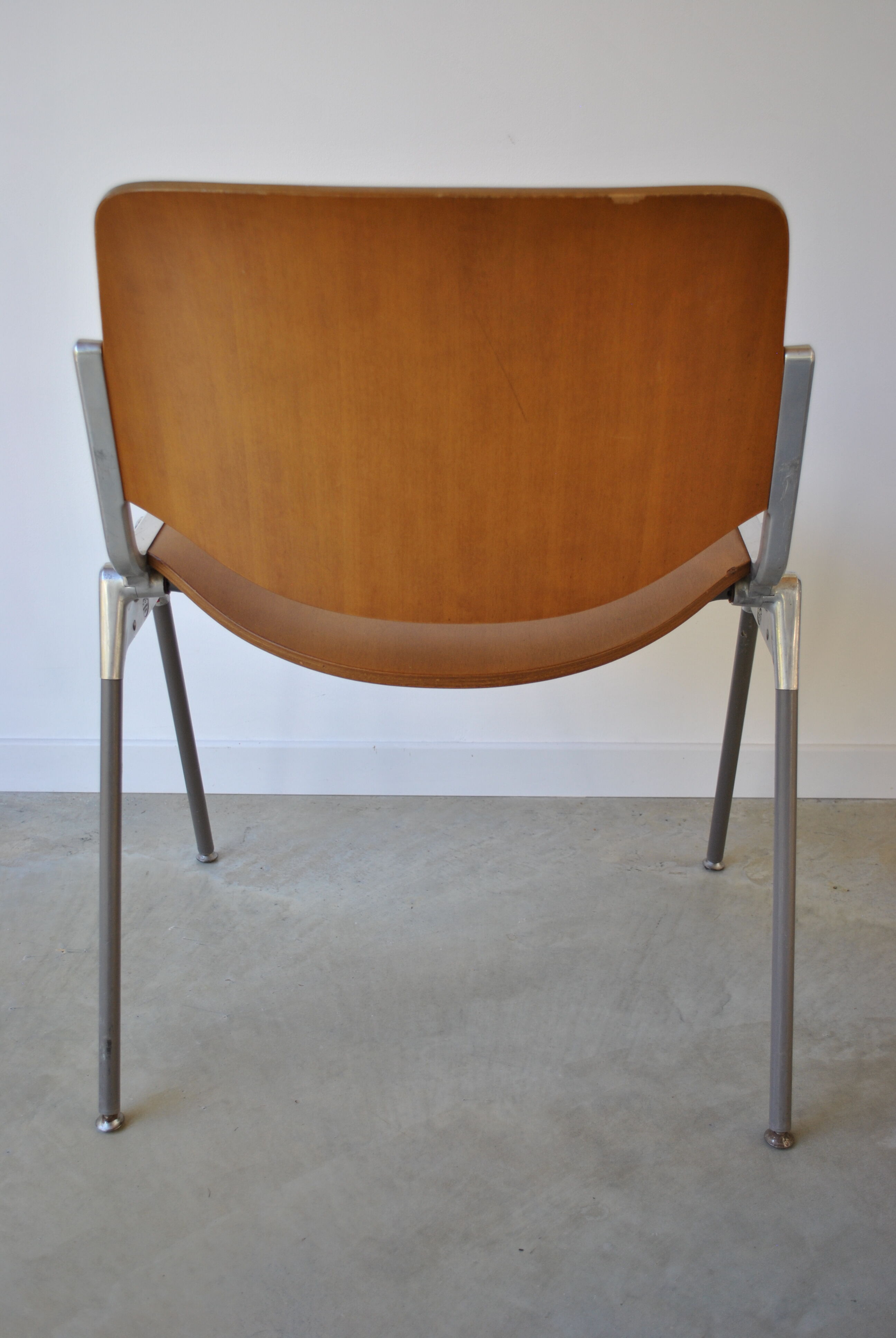 Chaises DSC-106 de Giancarlo Piretti éditées par Anonima Castelli ,1970