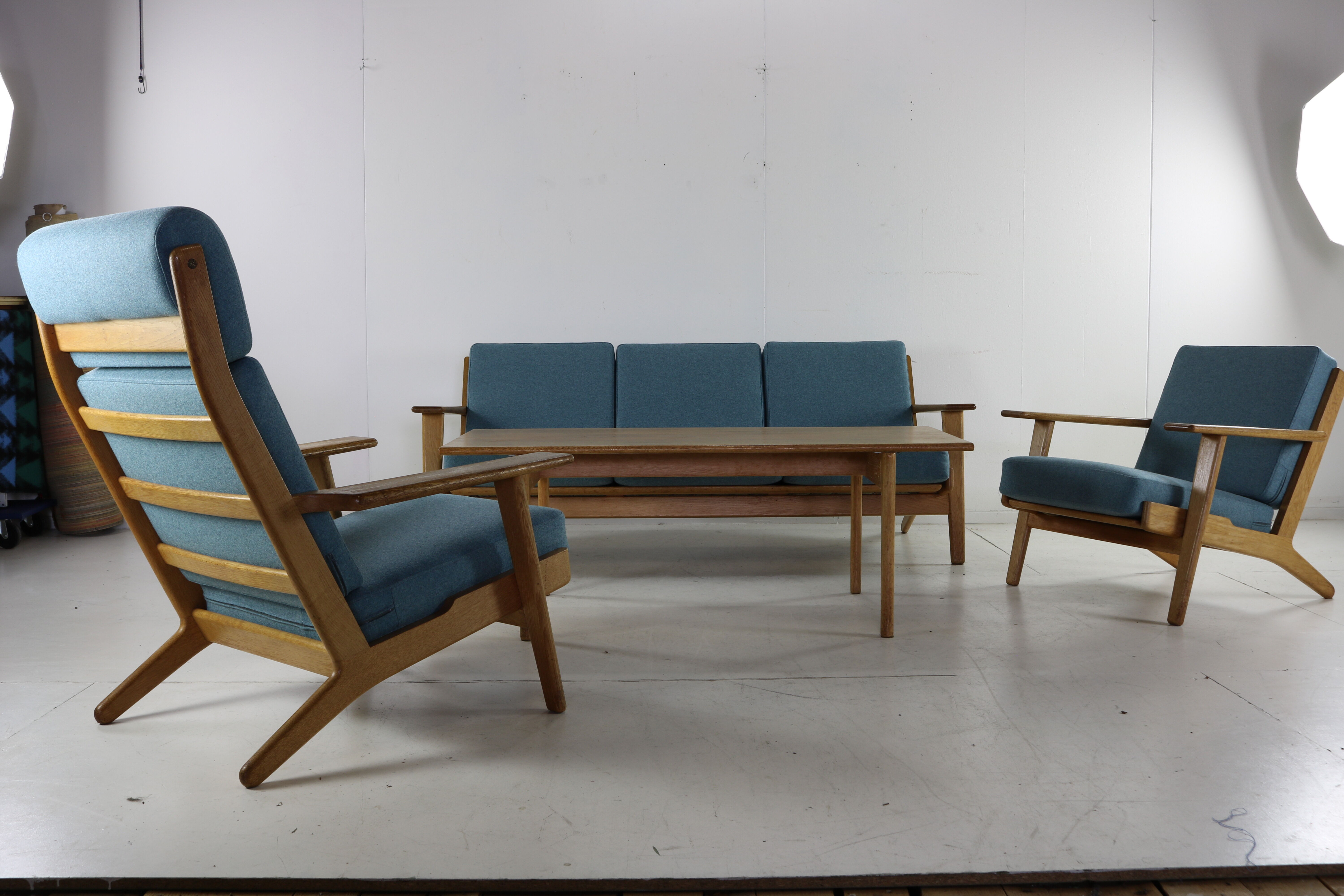Complete danish design oakwood Hans Wegner lounge set