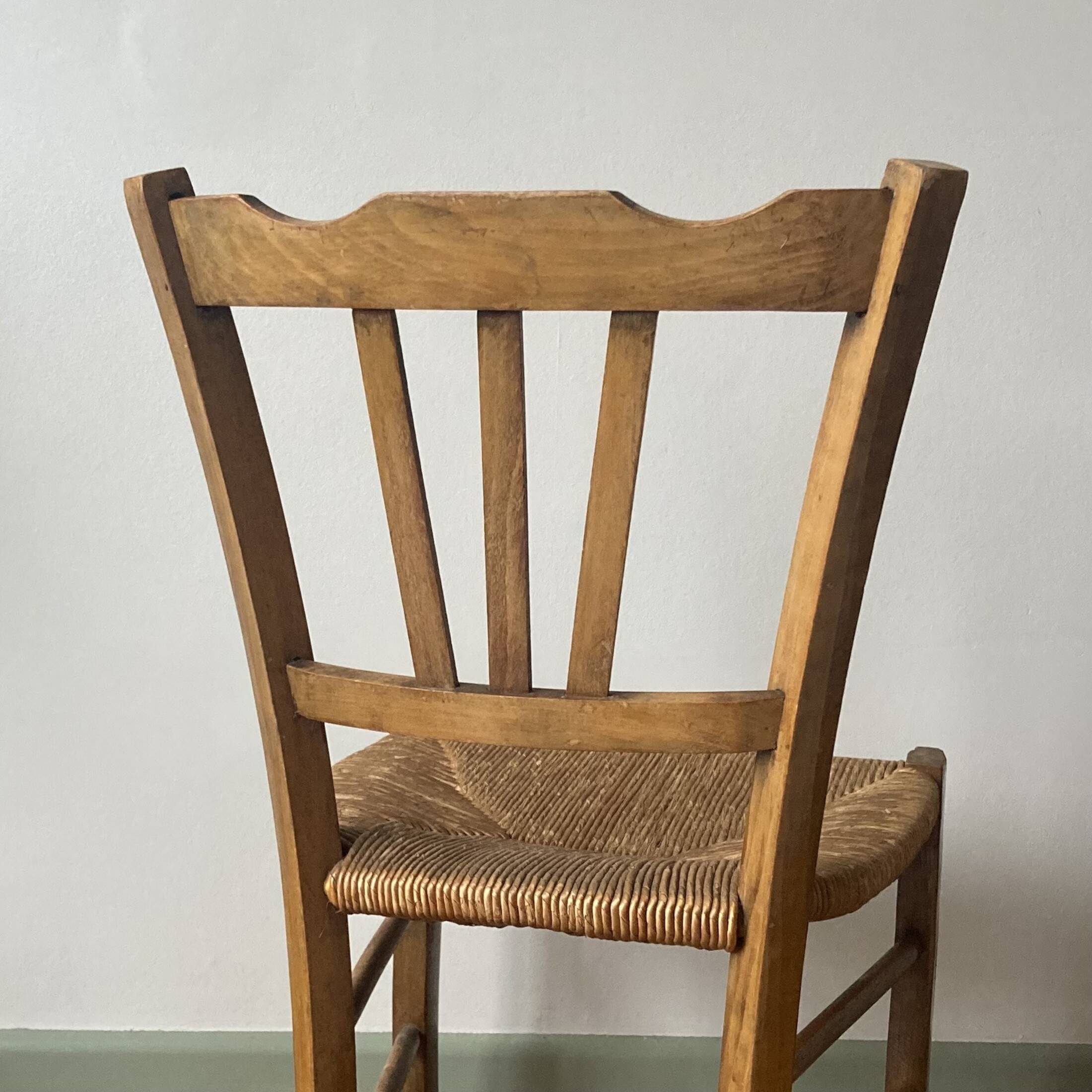 Set of 2 old mulched wooden chairs