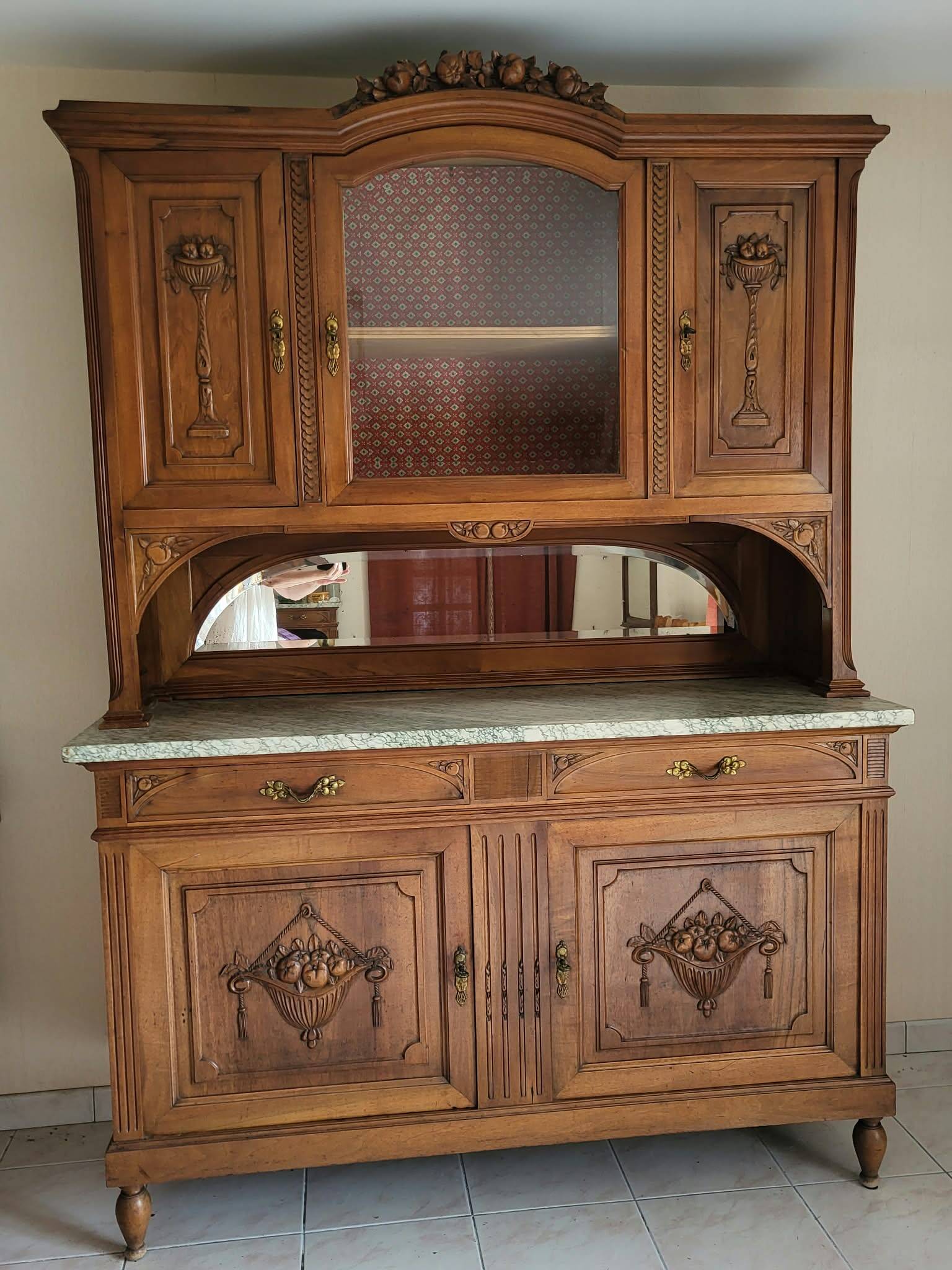 Grand buffet two-body from the 1910s - Solid wood, marble & bevelled mirror.