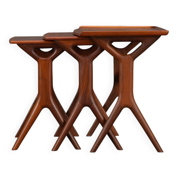 Ensemble de 3 tables gigognes par Johannes Andersen pour CFC Silkeborg, années 1960.
