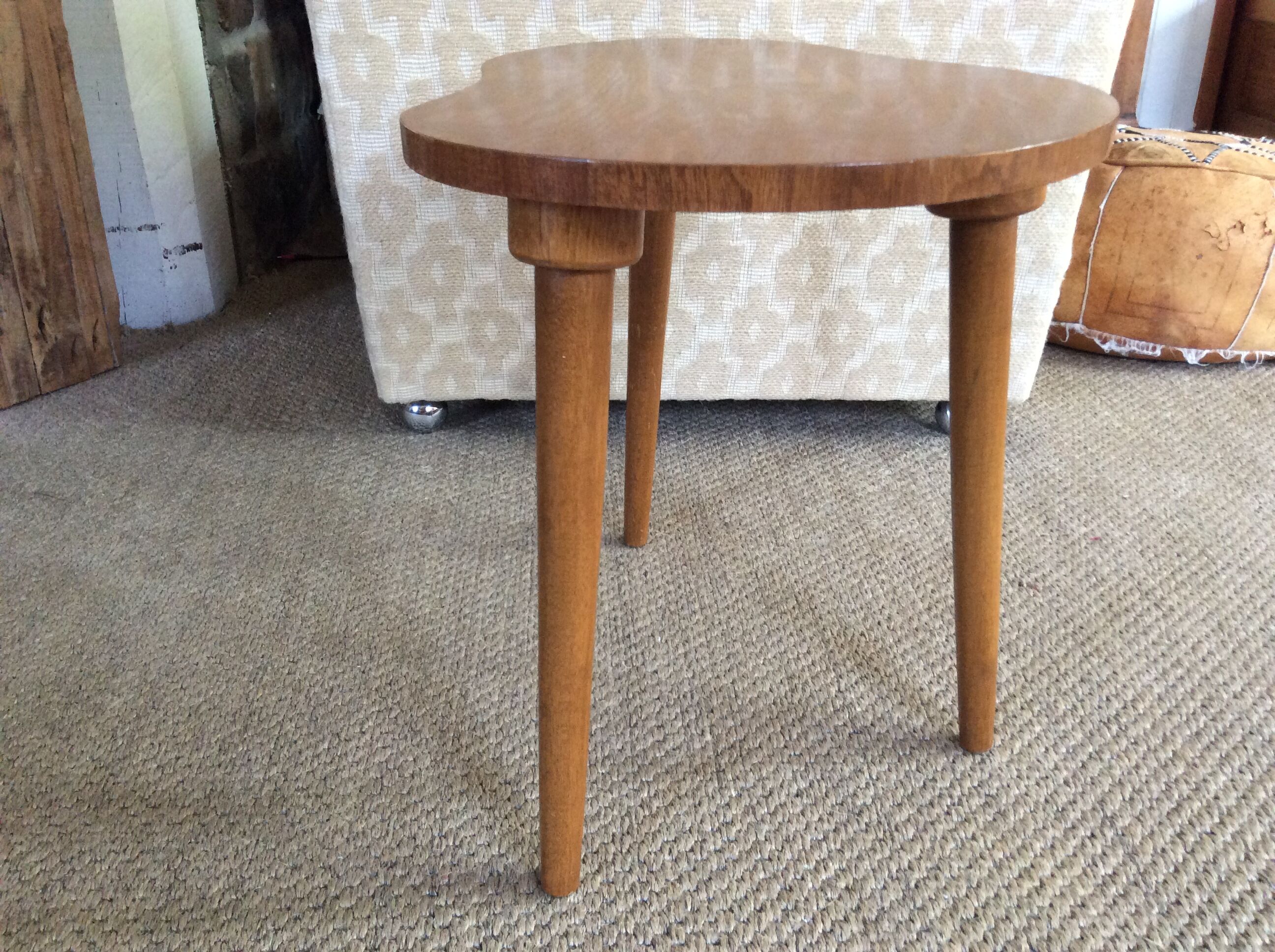 Side table pallet shape