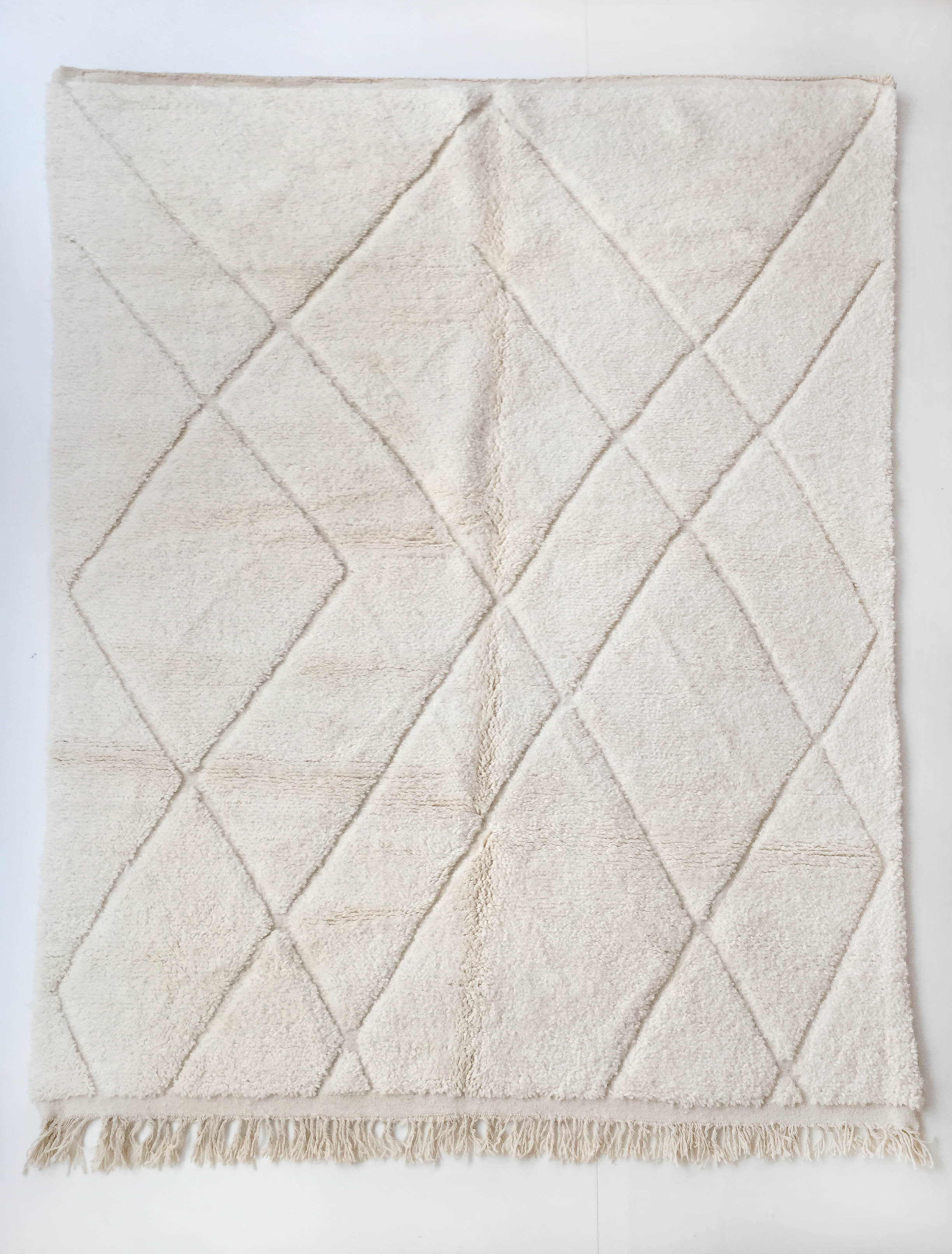 Moroccan Berber carpet blessed ouarain ecru plain with engraved diamonds 302x210cm