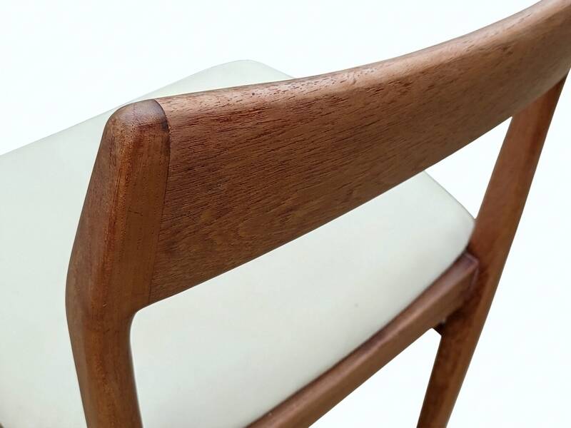 6 chaises danoises par Henning Kjaernulf en teck vintage scandinave 1960