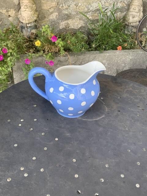 Lavender blue earthenware tea service with white polka dots from Digoin Sarreguemines.