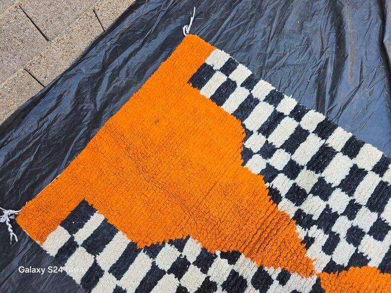 Handmade wool Beni Ouraine rug, size 100 x 200 cm