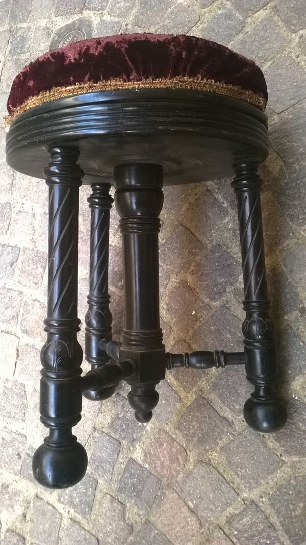 Tabouret de piano ancien