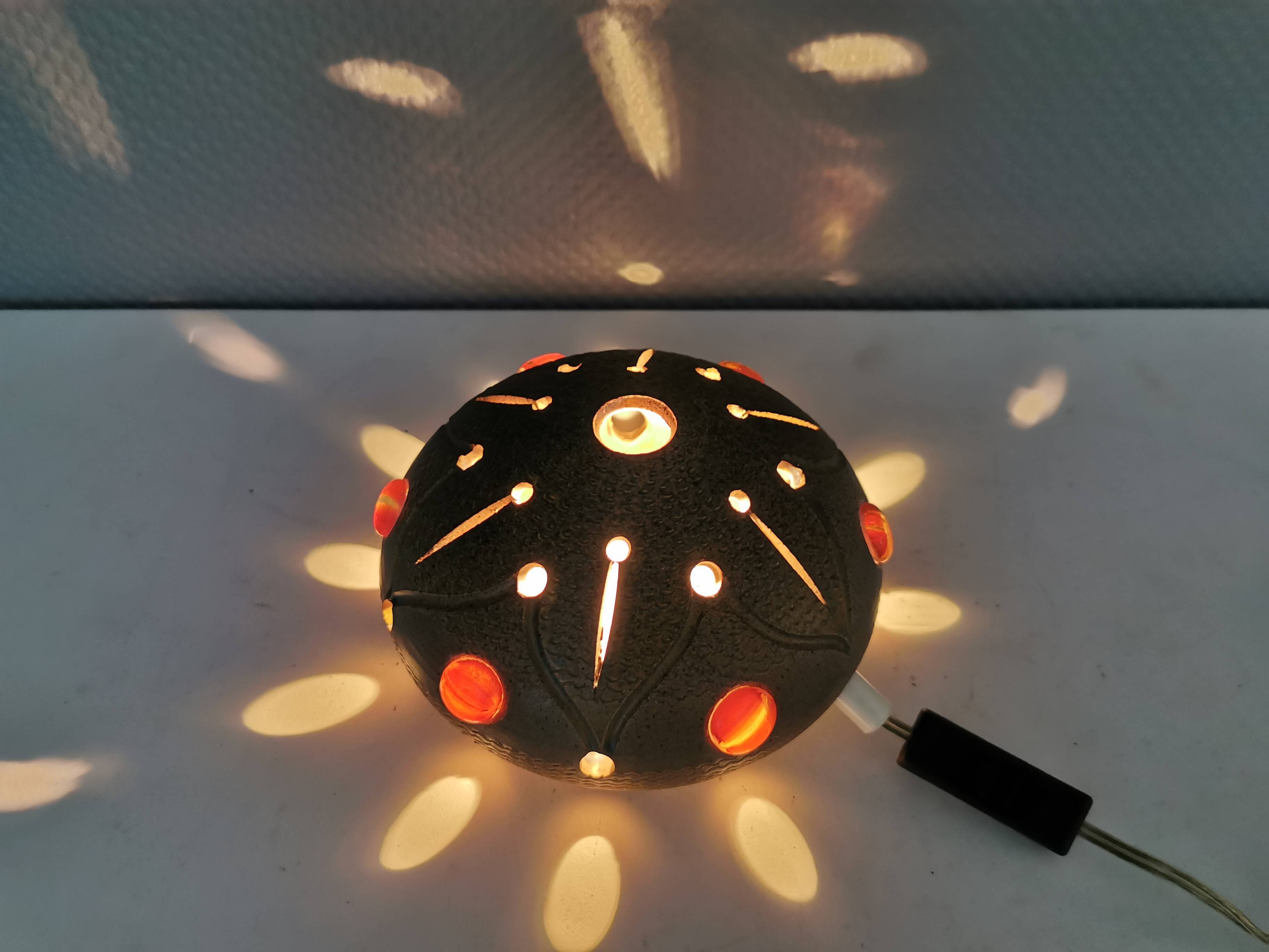 Small ceramic wall lamp (can also be used as a table lamp) space age style. Danish 1970s
