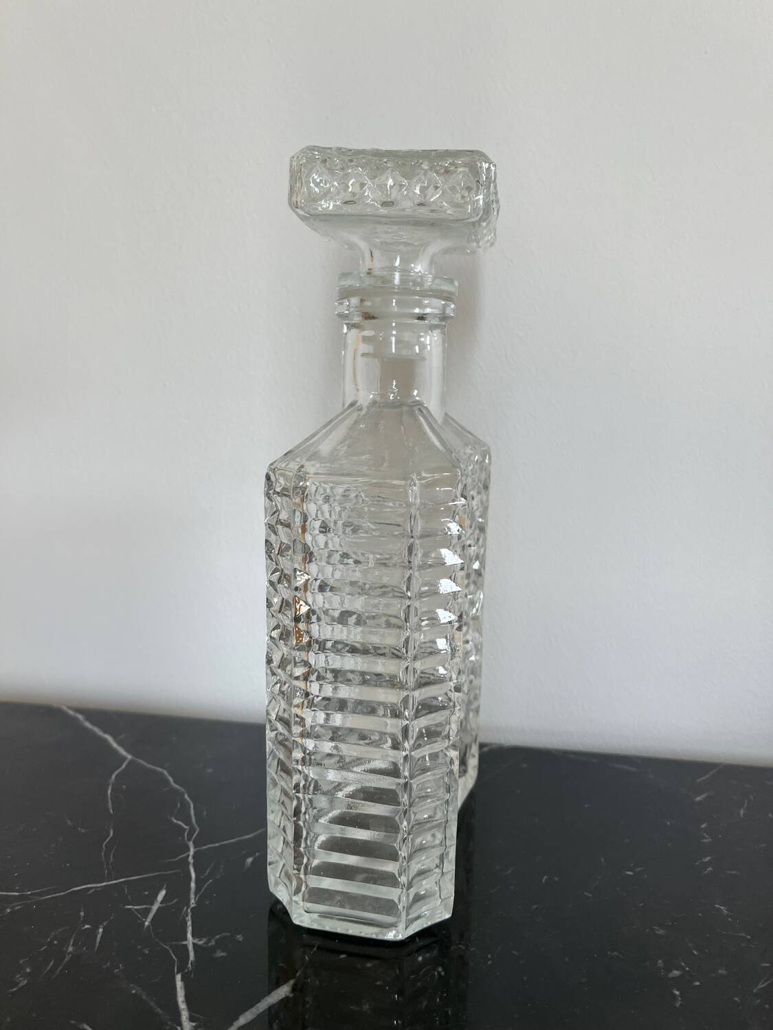 Whiskey decanter