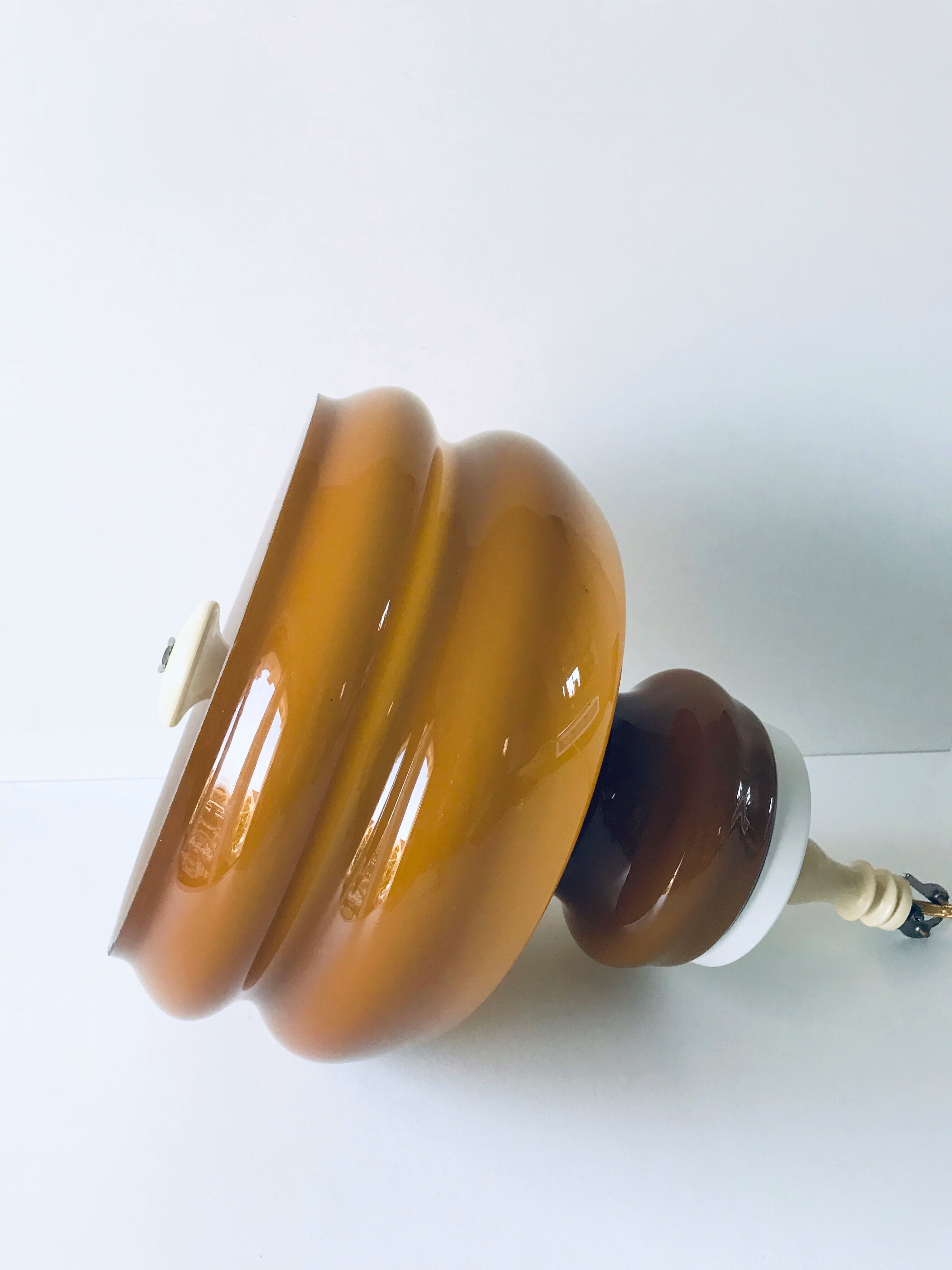 Caramel opaline suspension