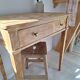 Bureau / Table d'appoint / Console en bois massif de style Louis-Philippe