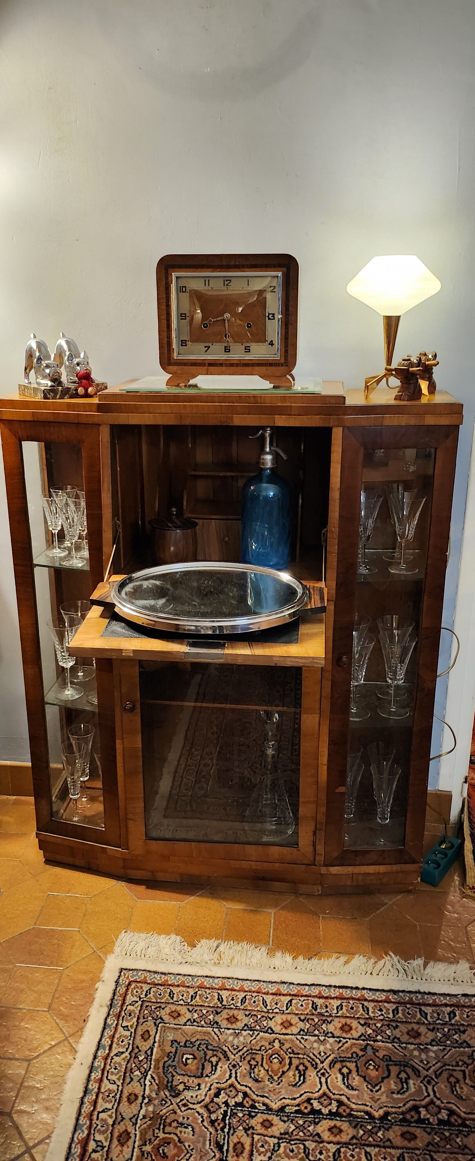 Art deco showcase bar furniture in rosewood veneer. 1930s.