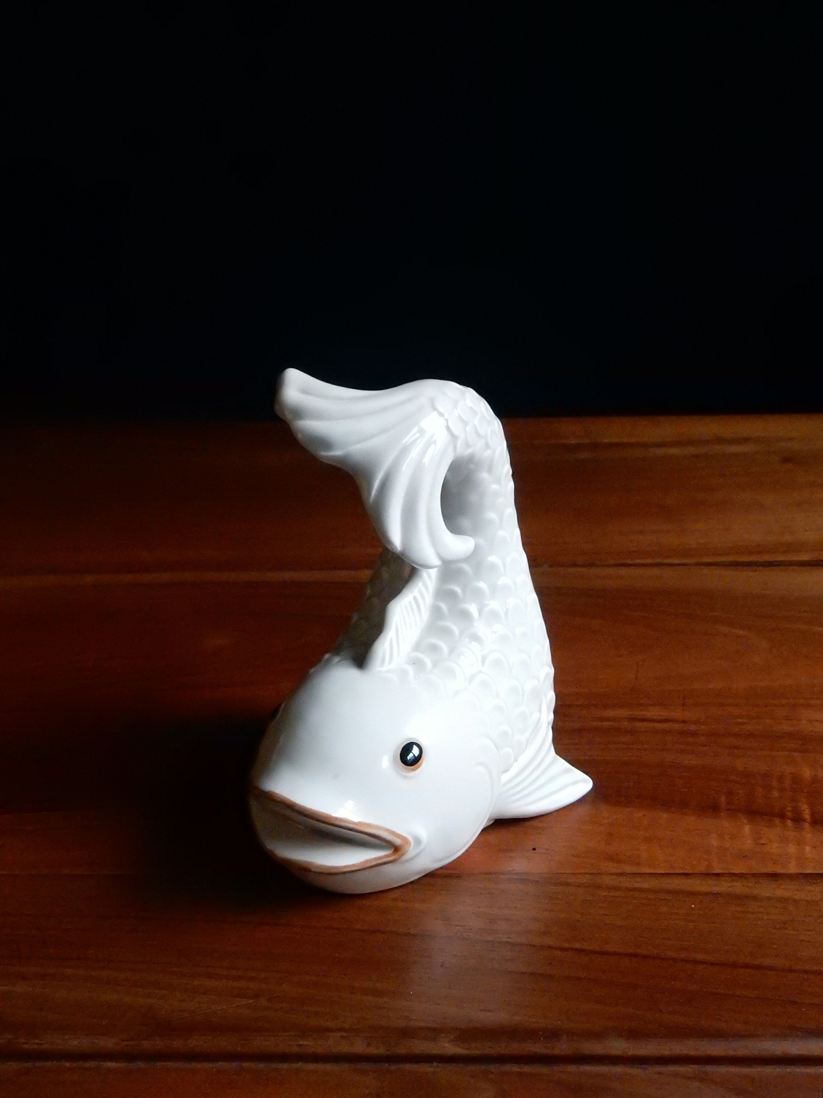 Poisson distributeur de ficelle en céramique blanche