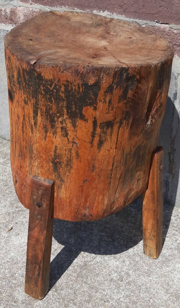 Table ou billot de boucher ancien tripode.