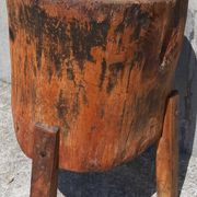 Table ou billot de boucher ancien tripode.