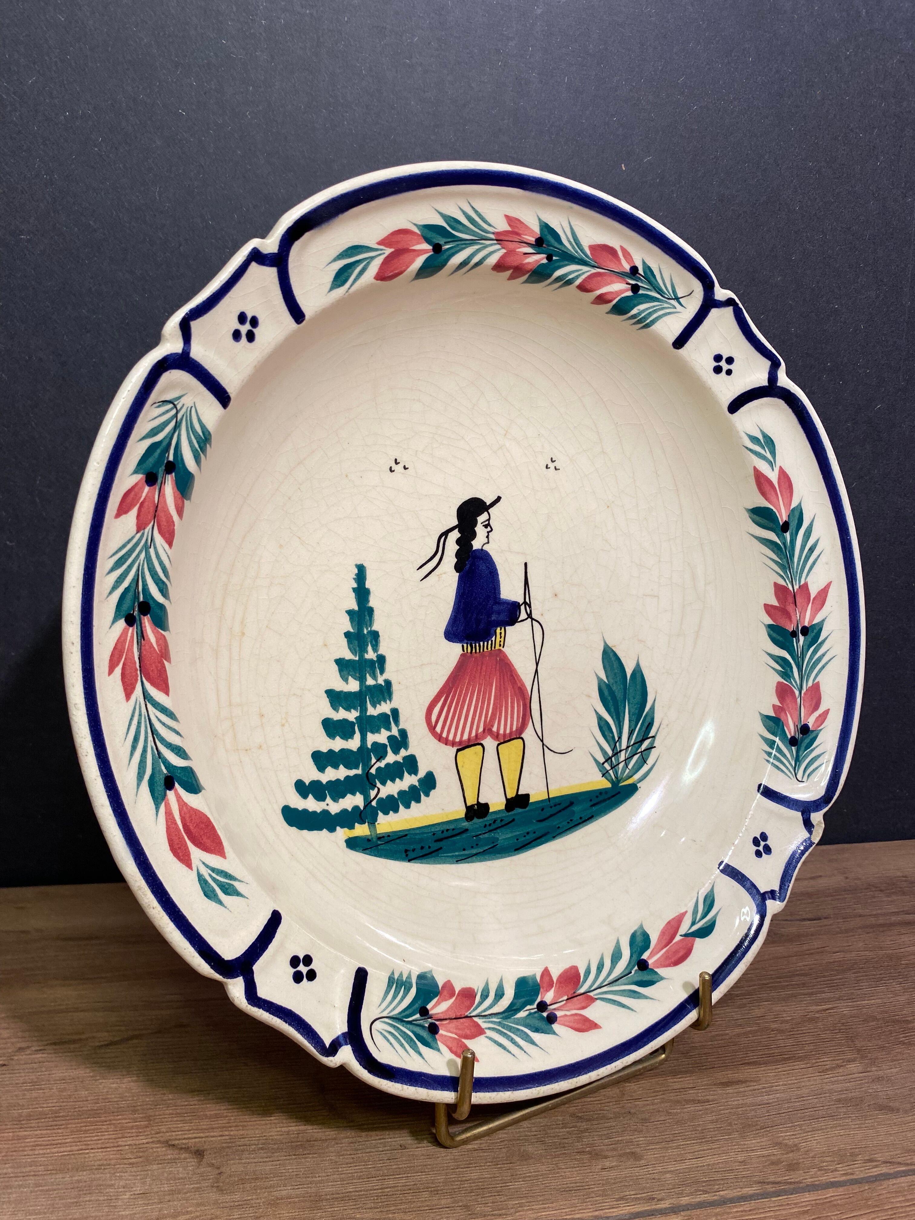 Hollow earthenware dish from Quimper HB