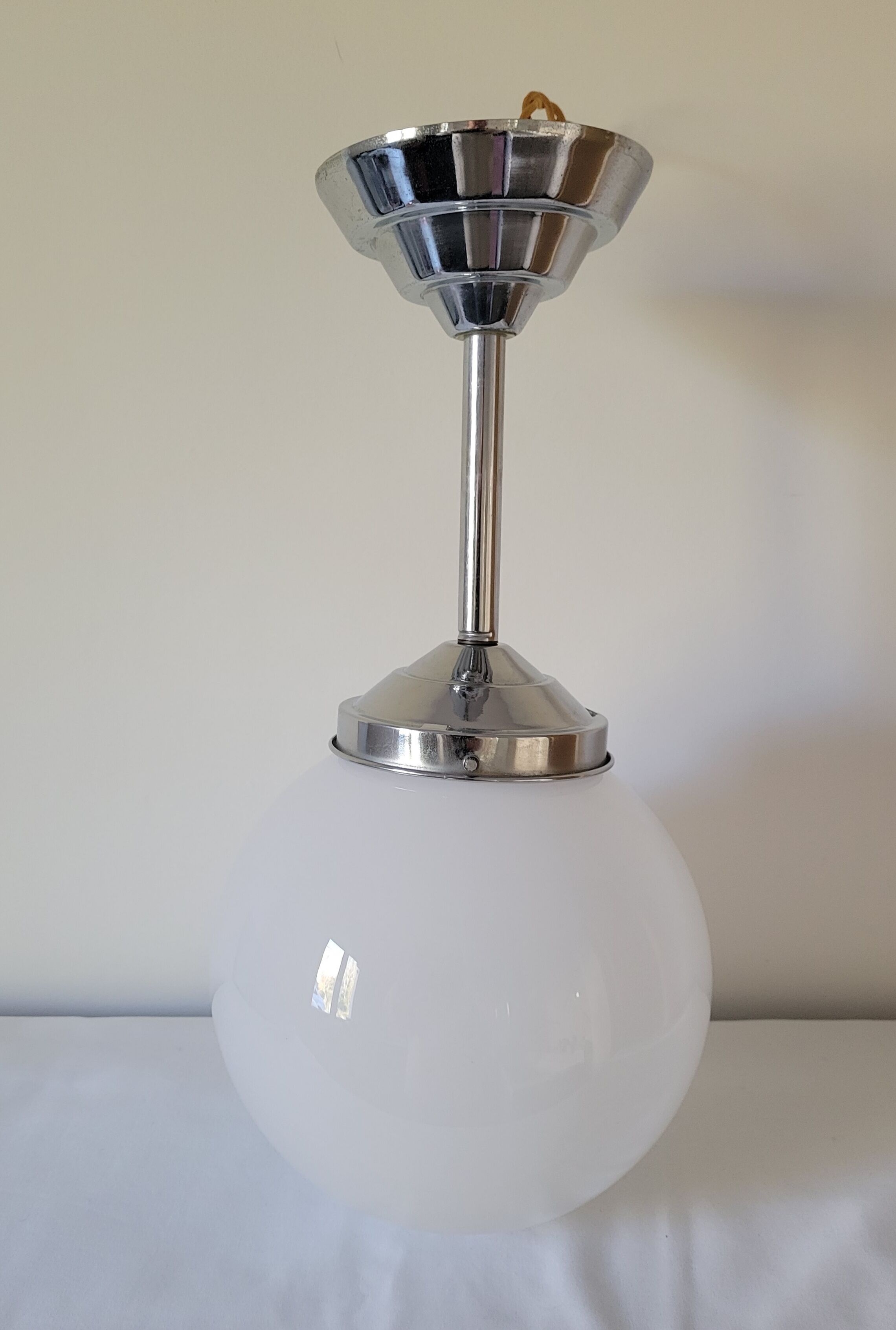 Opaline ball ceiling lamp
