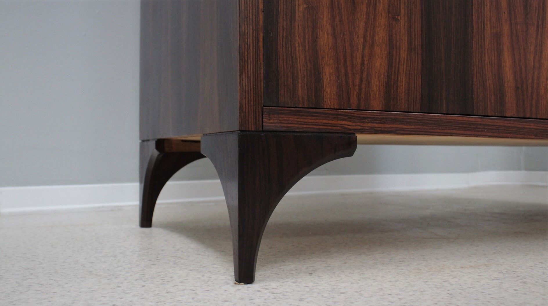 Italian mid century rosewood wardrobe 1950s