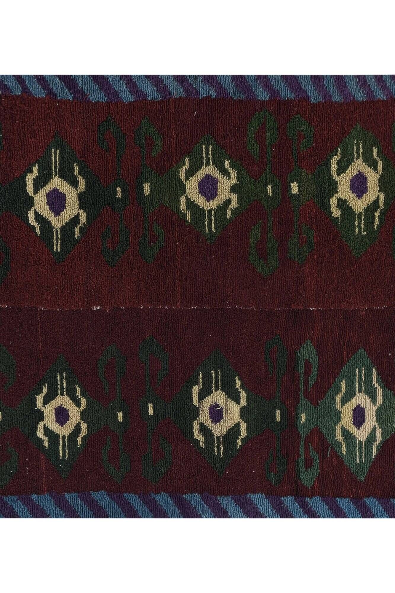 Vintage handmade Turkish rug 135x154 cm