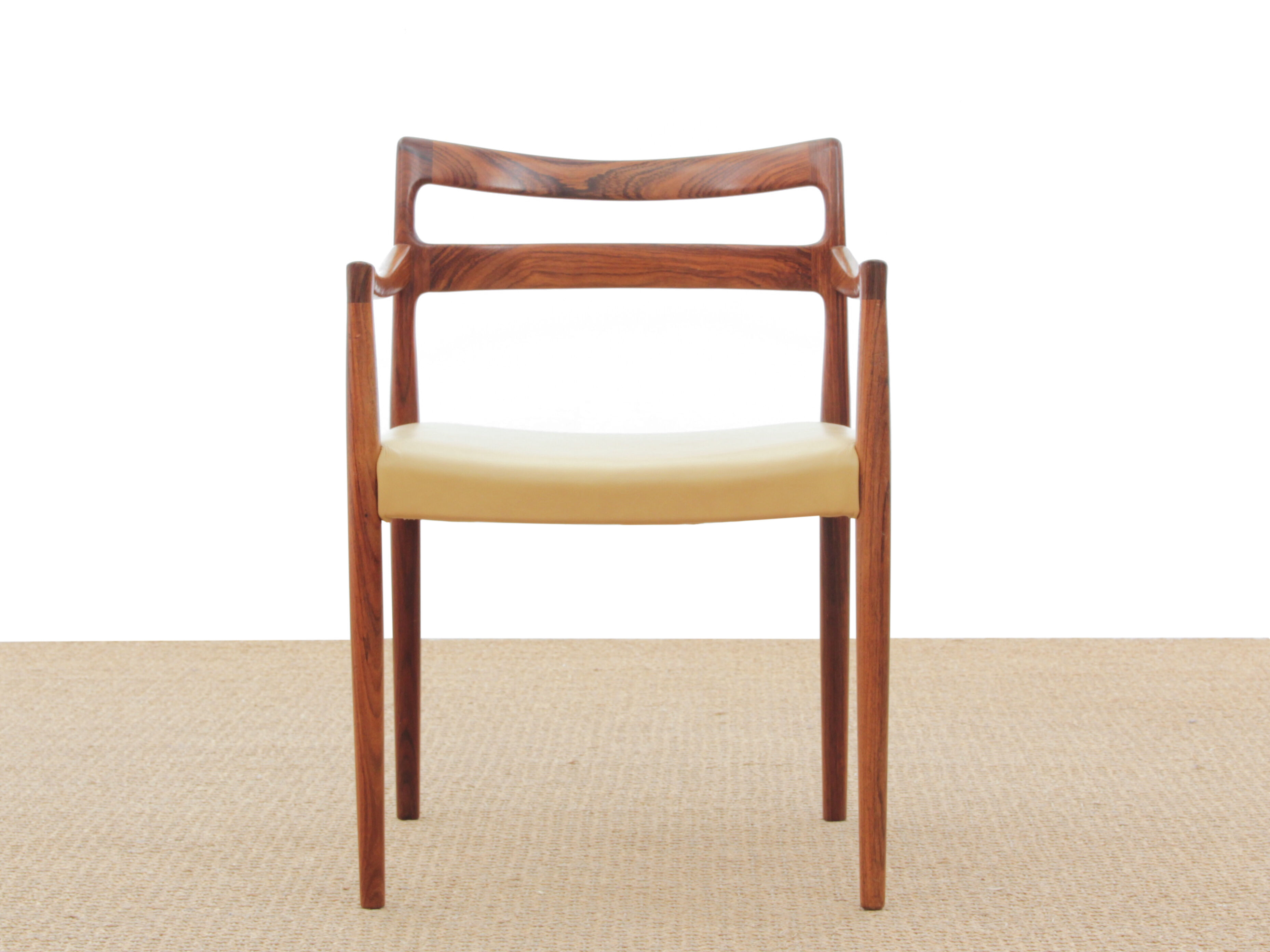 Scandinavian chair in rio rosewood
