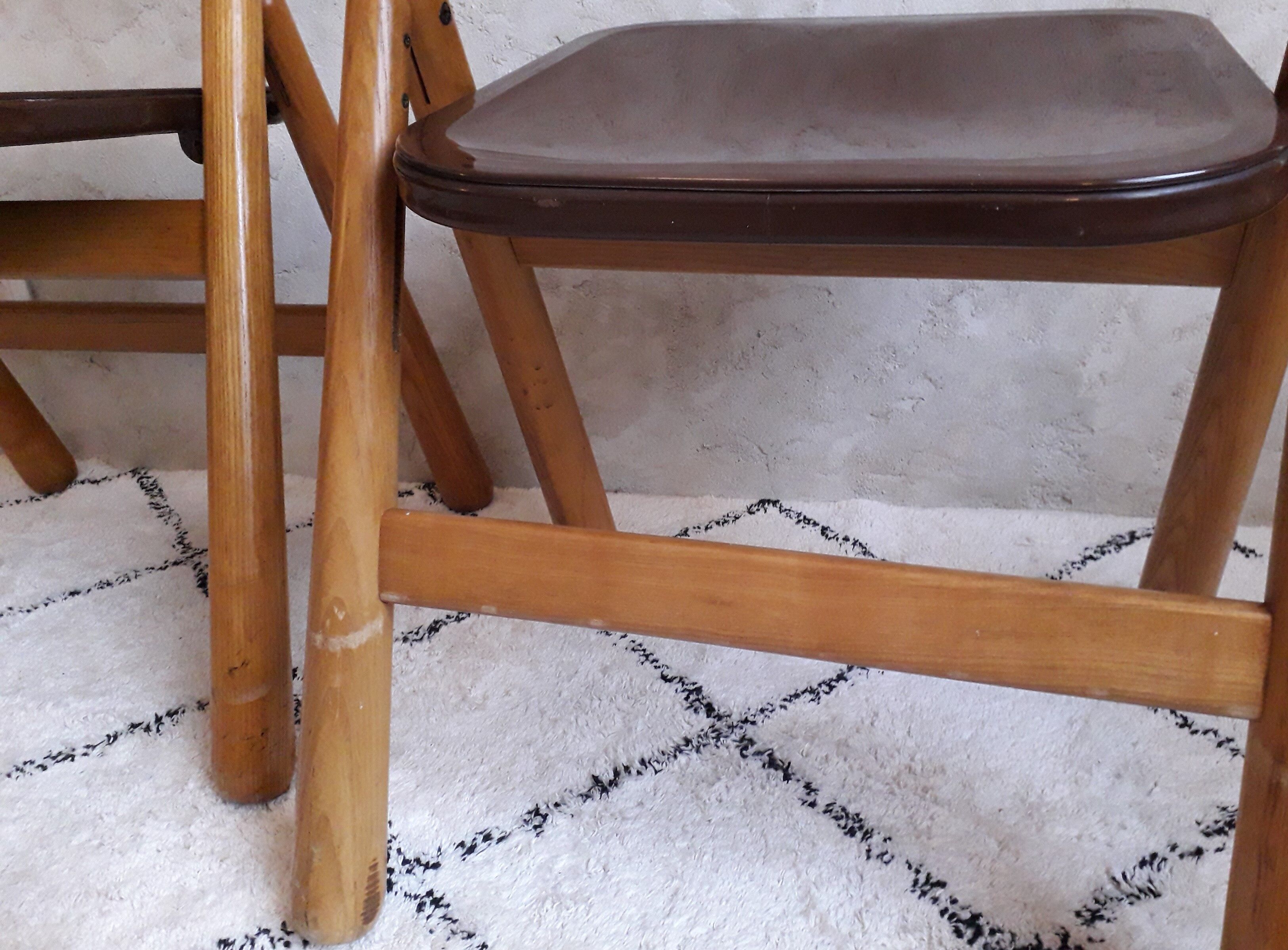 Set of two folding chairs