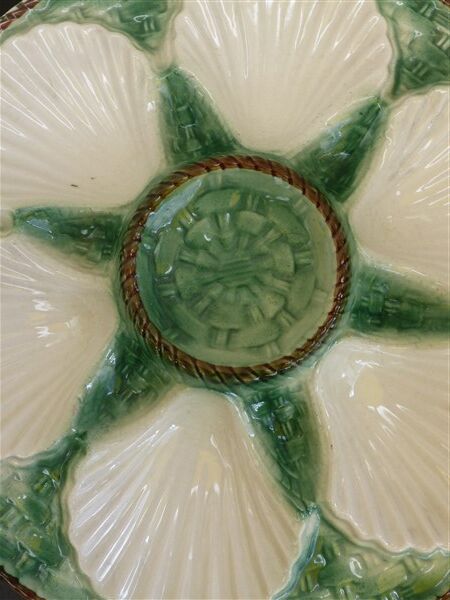 Plates and oyster dish Longchamp barbotine