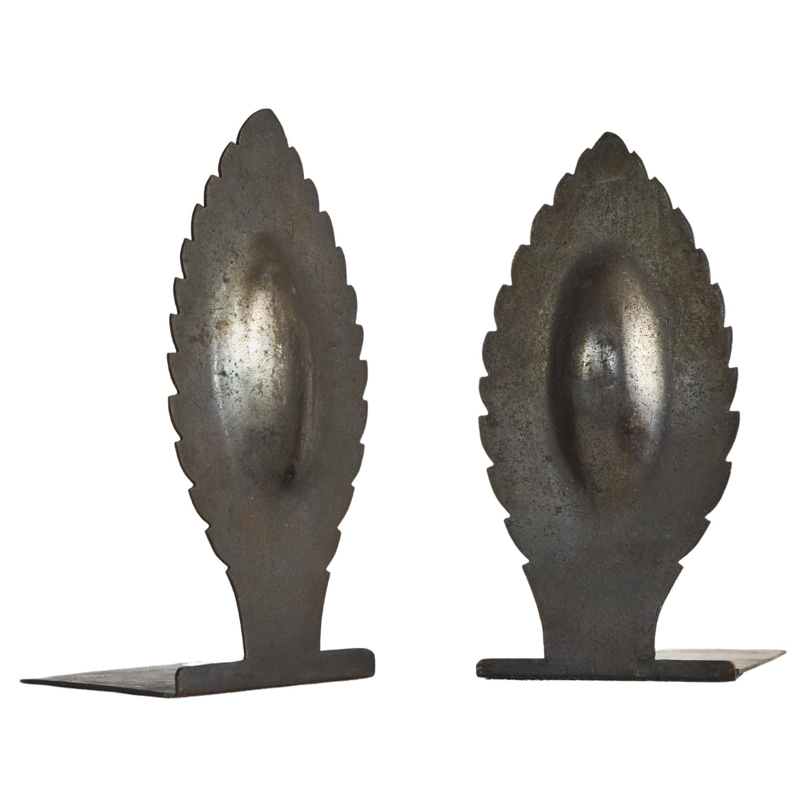 Pair of sculptural Art Deco bookends 1930