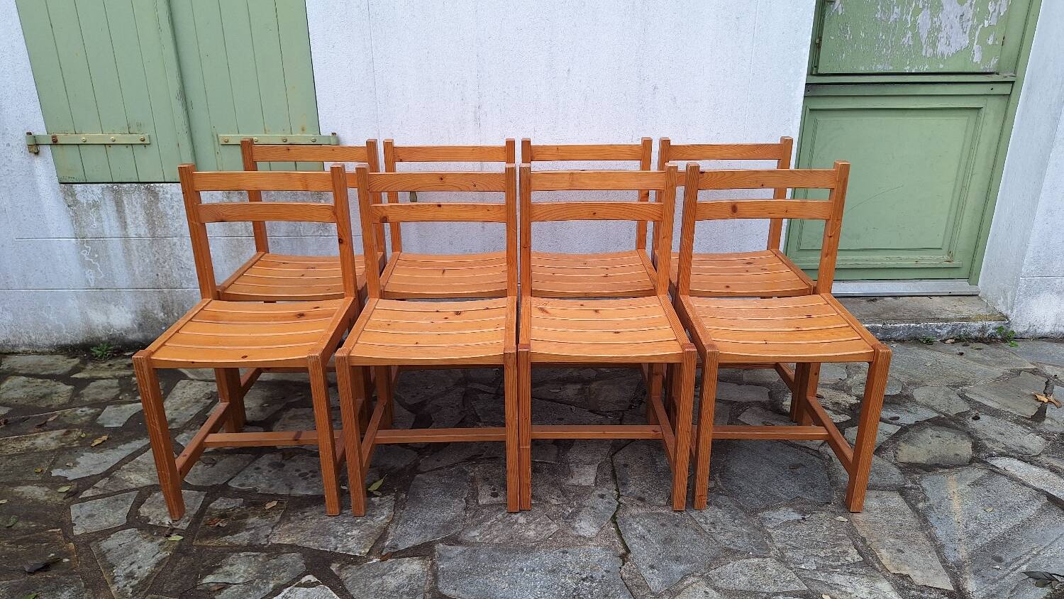 Set of 8 pine chairs
