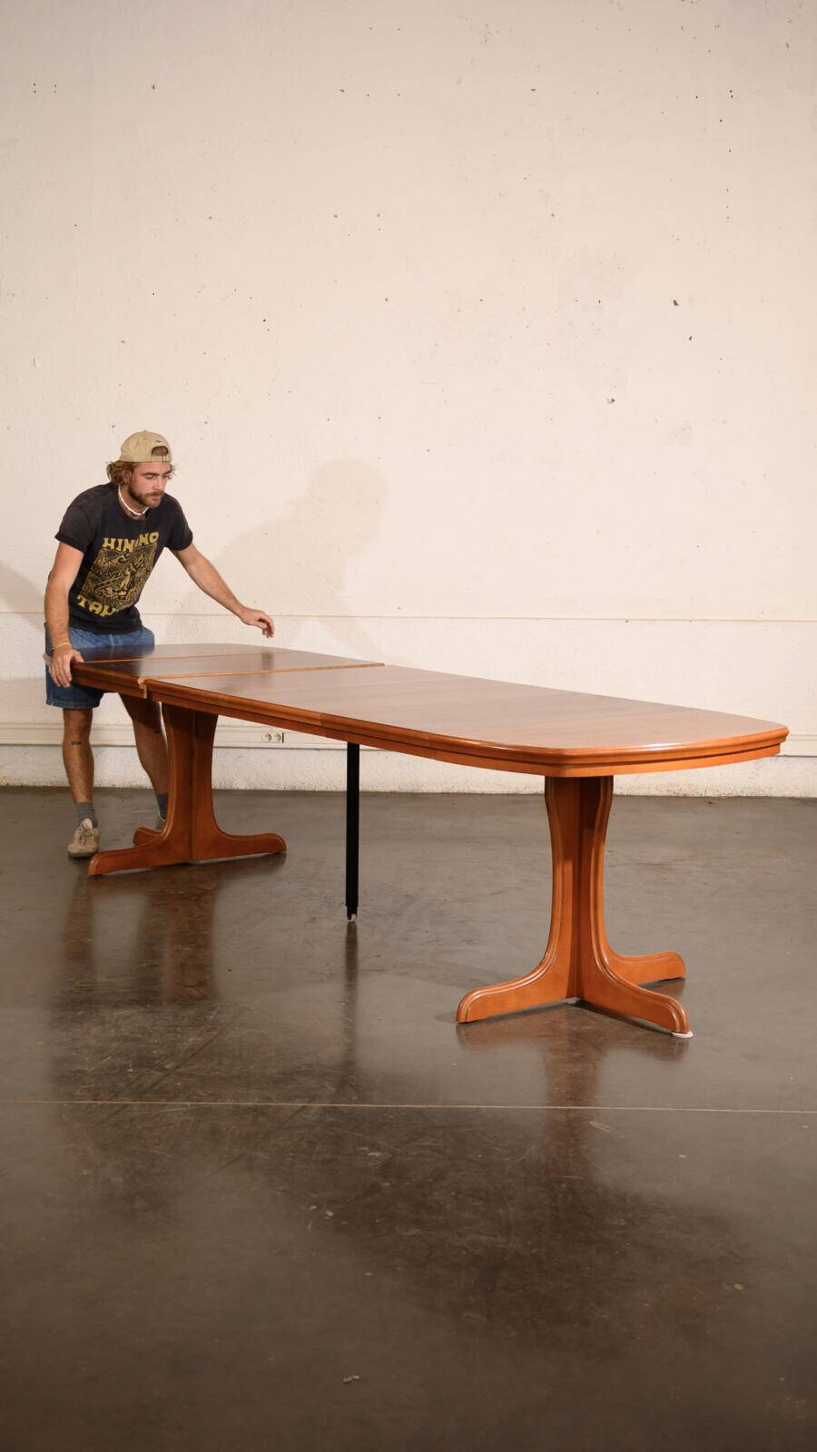 Teak dining table with 4 extensions
