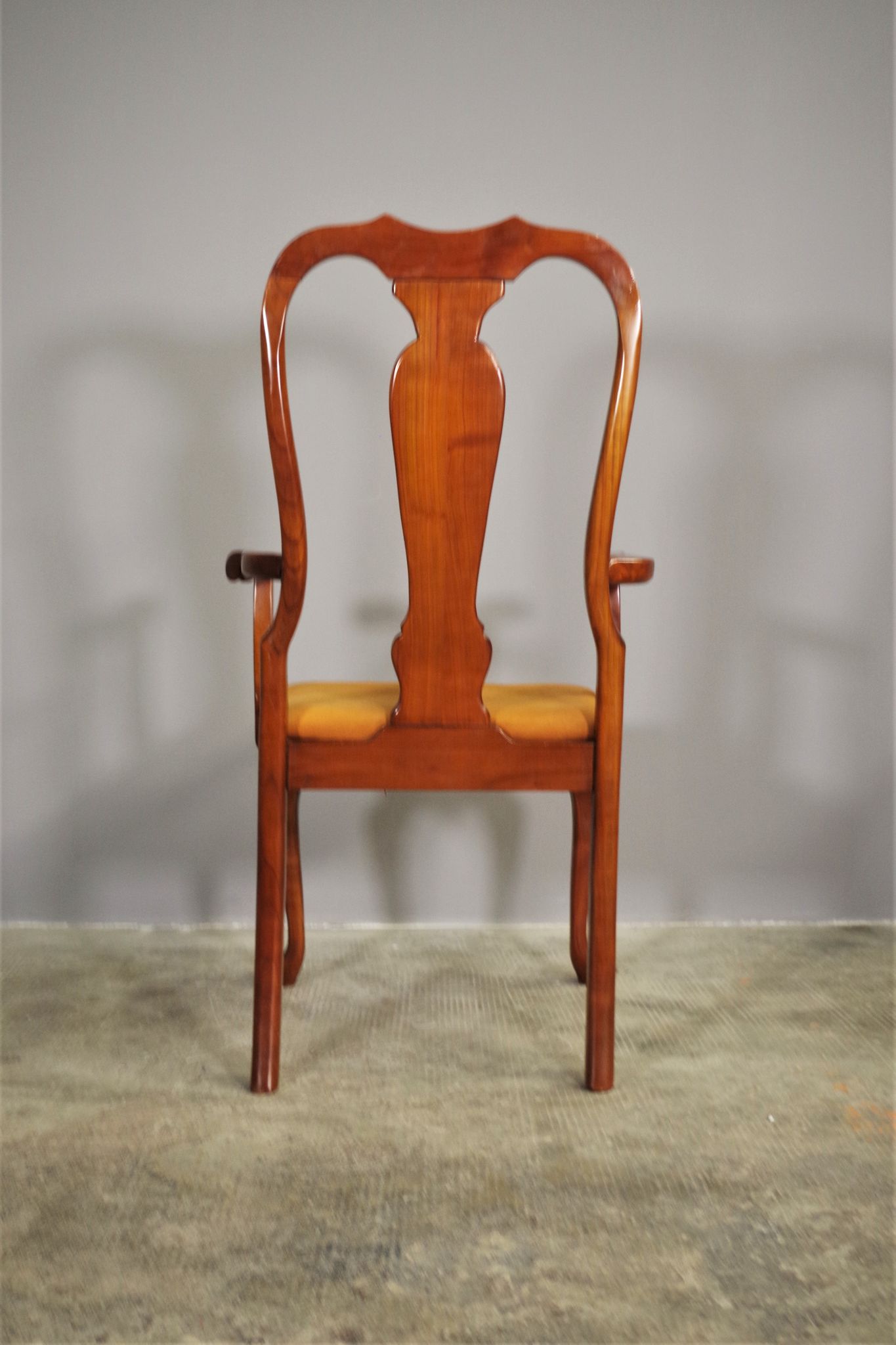 Antique Queen Anne armchair in mahogany and leather