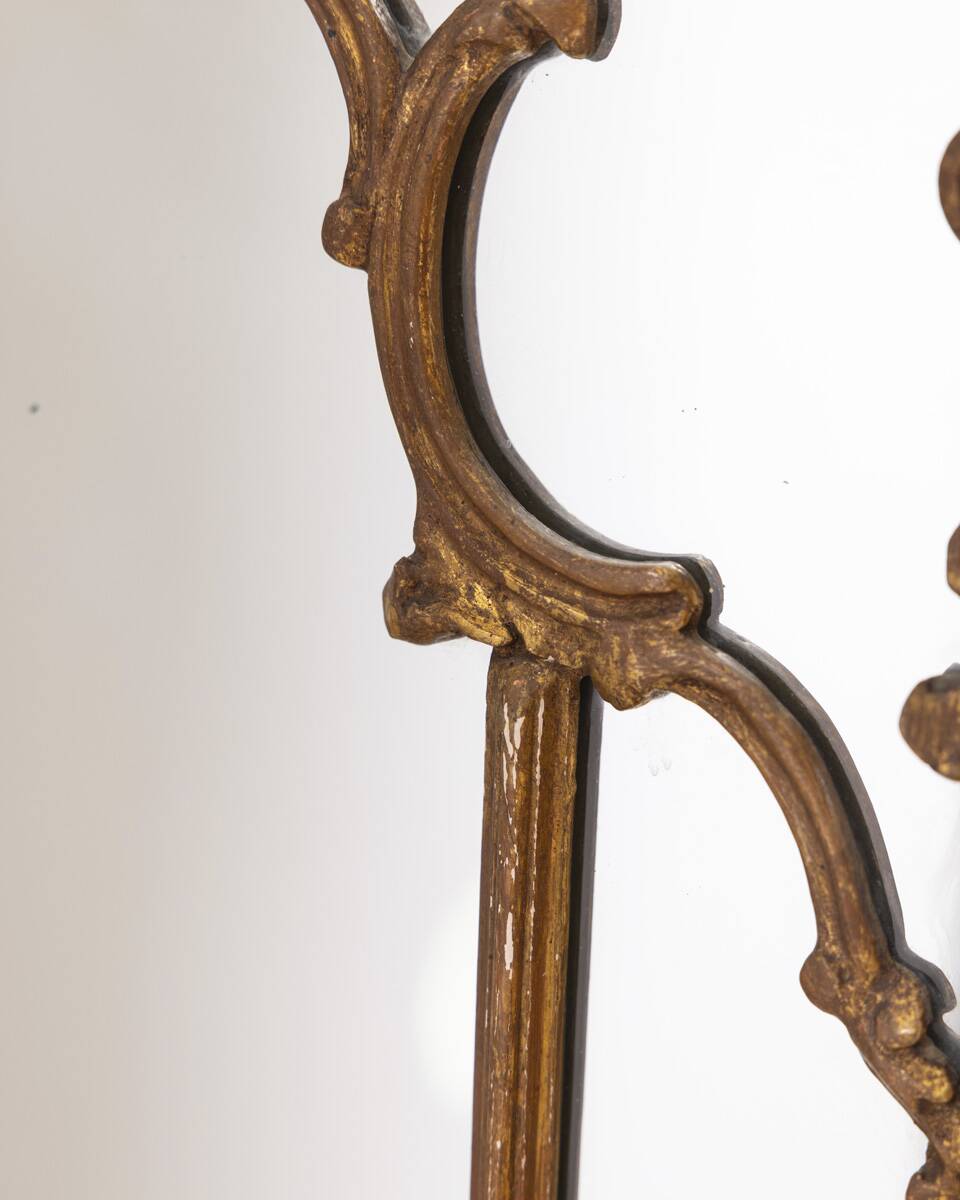EARLY 20TH CENTURY BAROQUE-STYLE GOLDEN WOODEN WALL MIRROR
