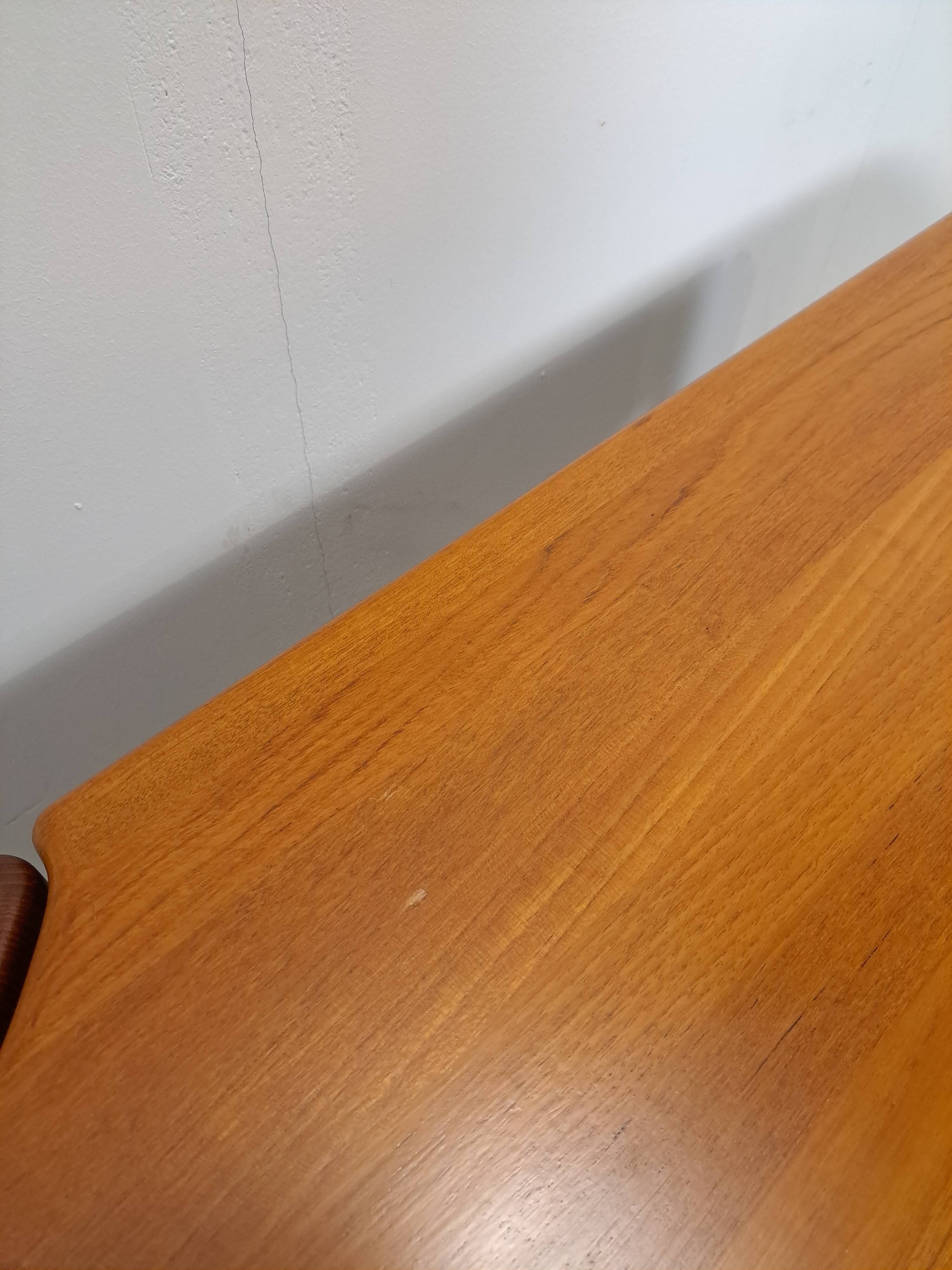 Table de salon en teck pour Denemarken, table