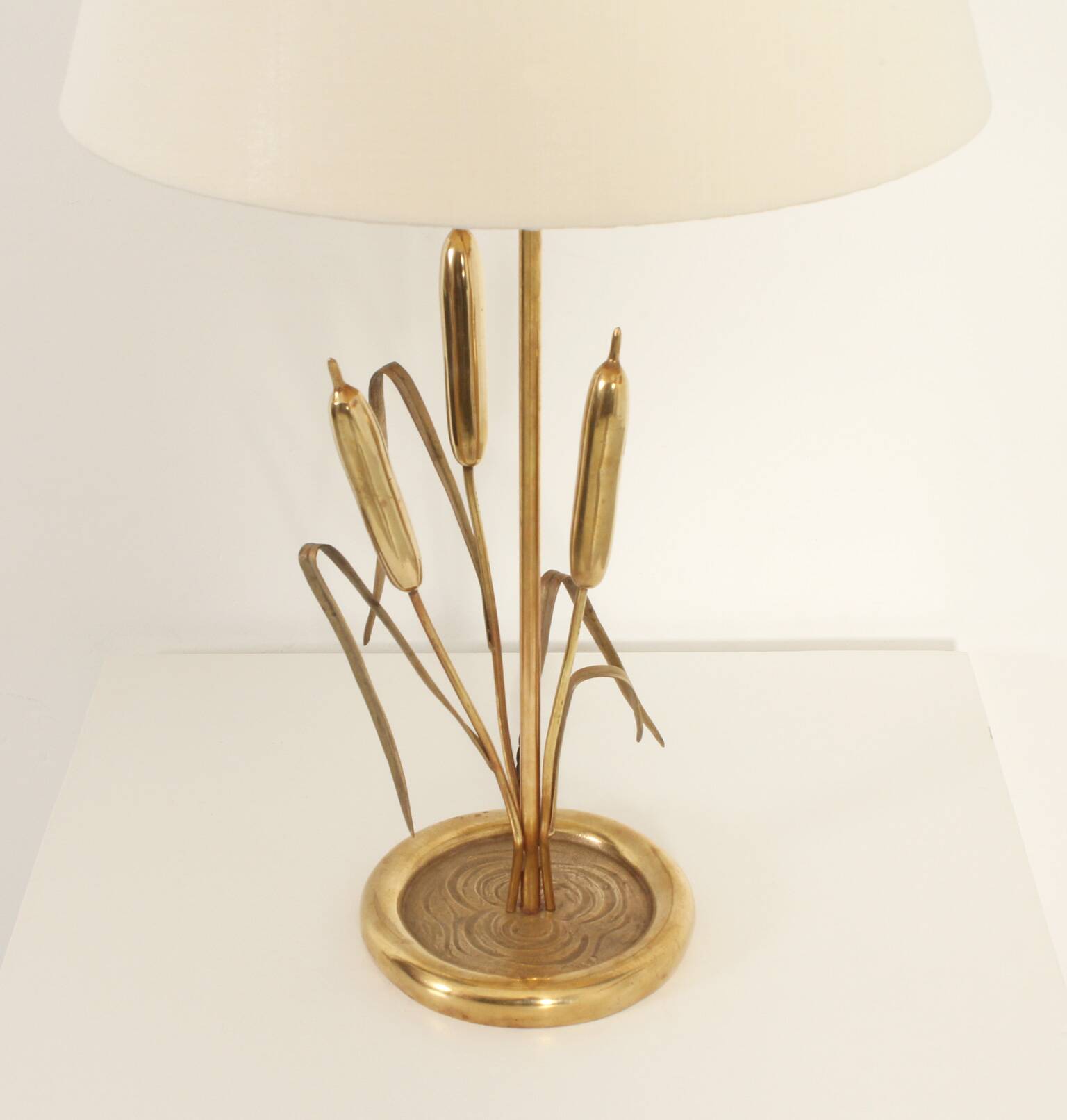 Brass table lamp adorned with wheat ears, 1970s, Italy.