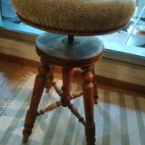 adjustable D Artistes stool