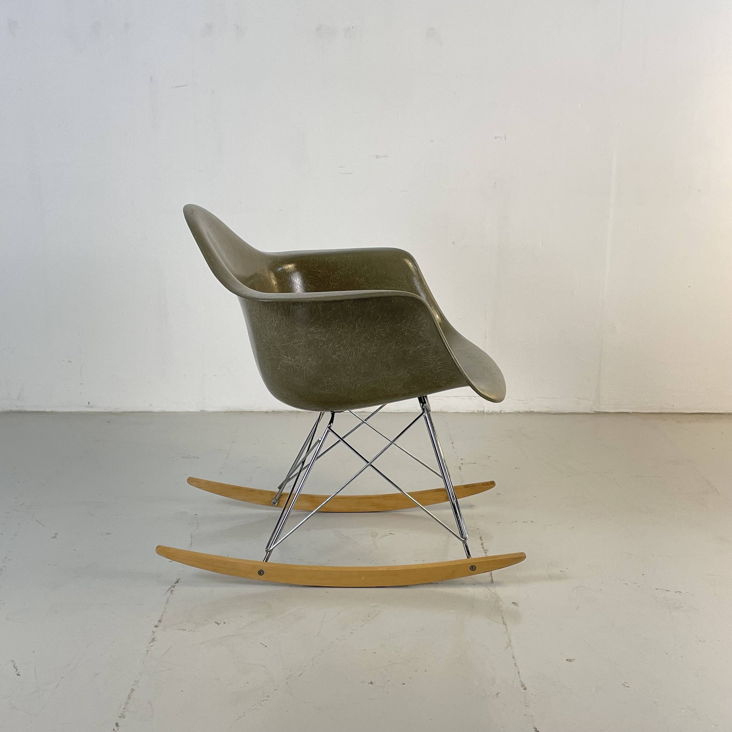Eames Herman Miller 1950s RAR rocking chair in raw umber