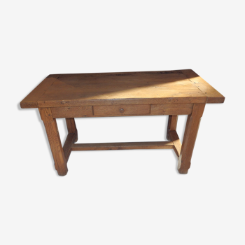 Farmhouse table for oak kitchen